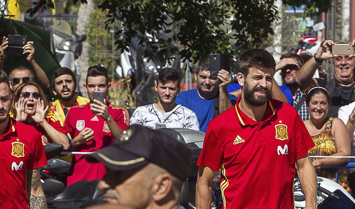 His from spain he s from spain. Италия испания лига наций. His from spain he s from spain. Bryan gil. His from spain he s from spain.