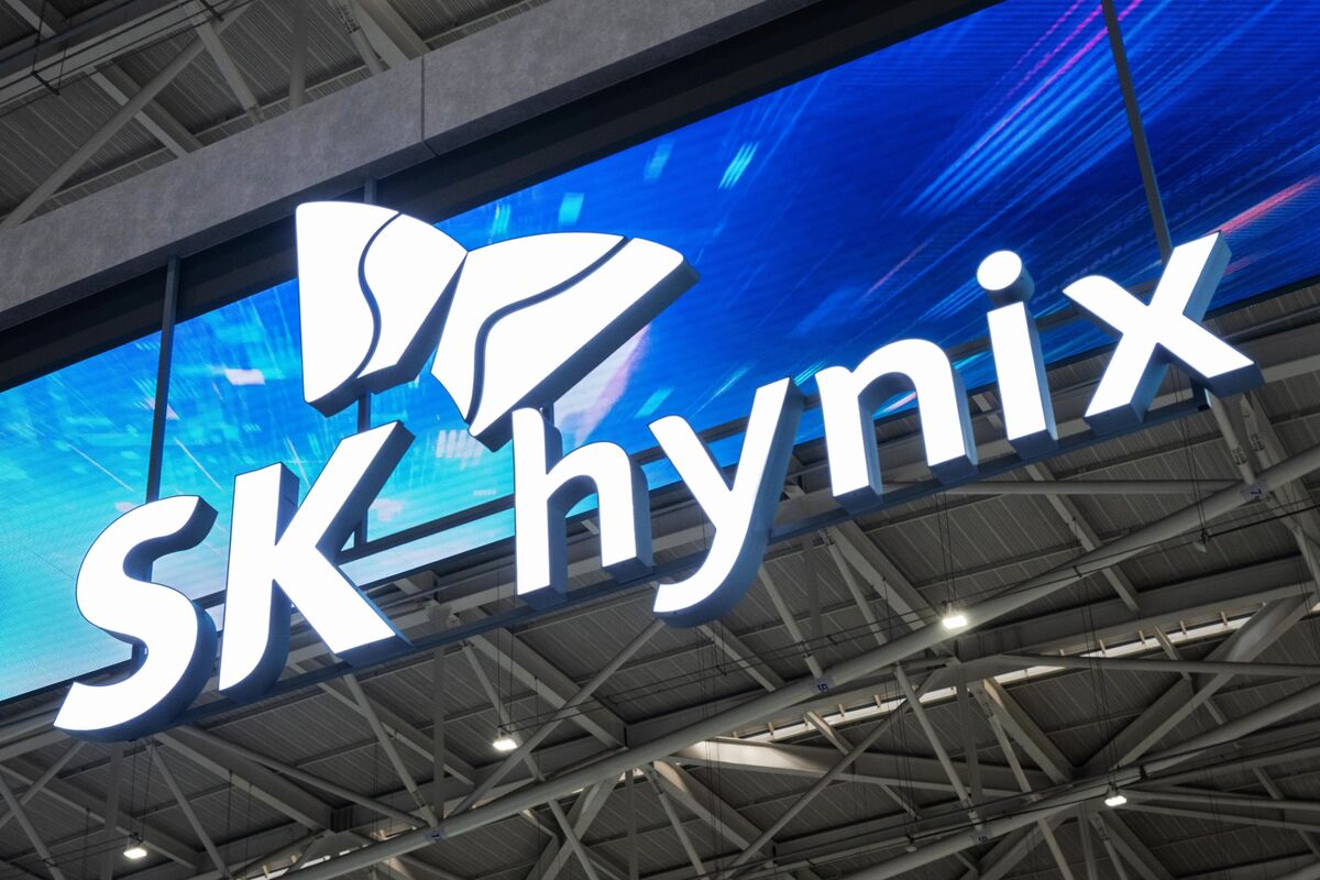 Korea Mulls Steps to Rein In Leveraged Samsung, SK Hynix ETFs