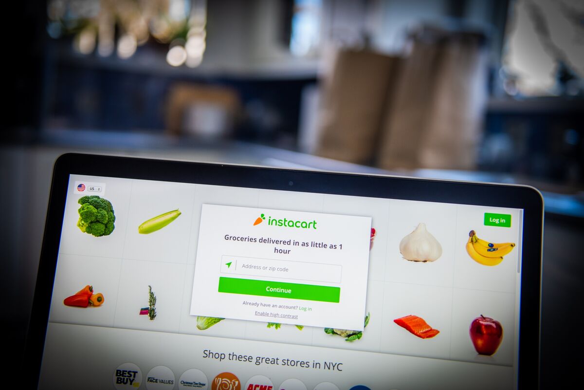 Instacart Shares Surge on Report of Sale Talks With Uber, DoorDash