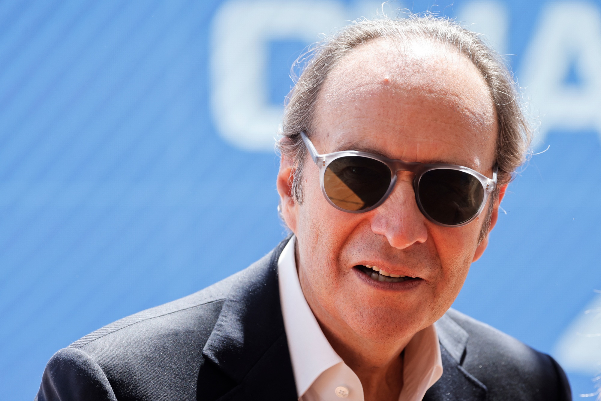 Billionaire Xavier Niel Offers $4.1 Billion to Buy Millicom - Bloomberg