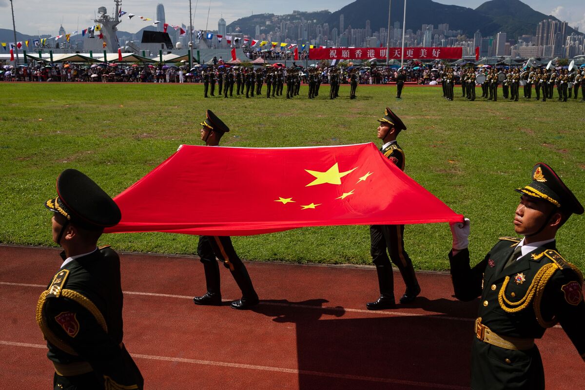 China Army Trains Hong Kong Police On Beijing Style Of Marching Bloomberg   1200x800 