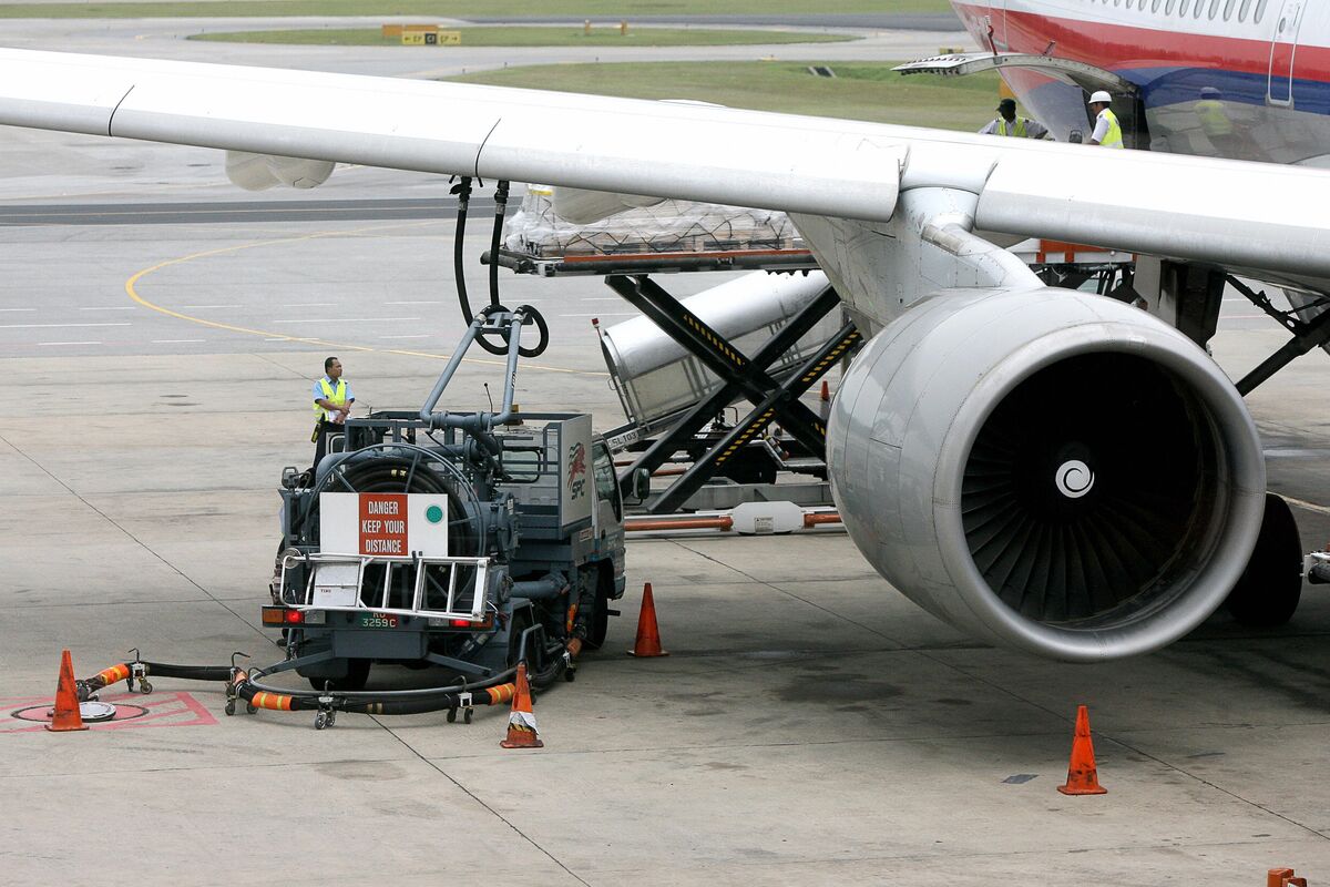 Singapore Plans Sustainable Fuel Levy That Will Push Up Airfares