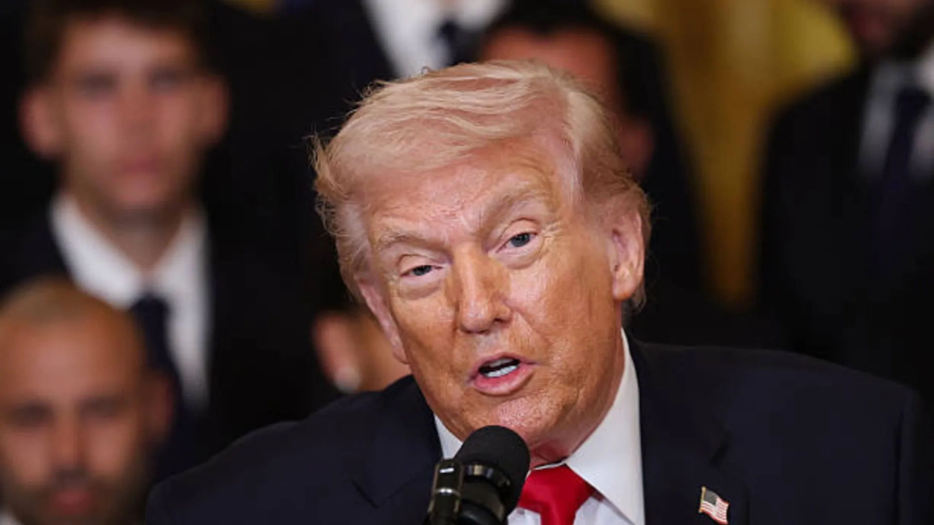 Watch Trump Calls on Iranians to Take Back Their Country - Bloomberg Kép