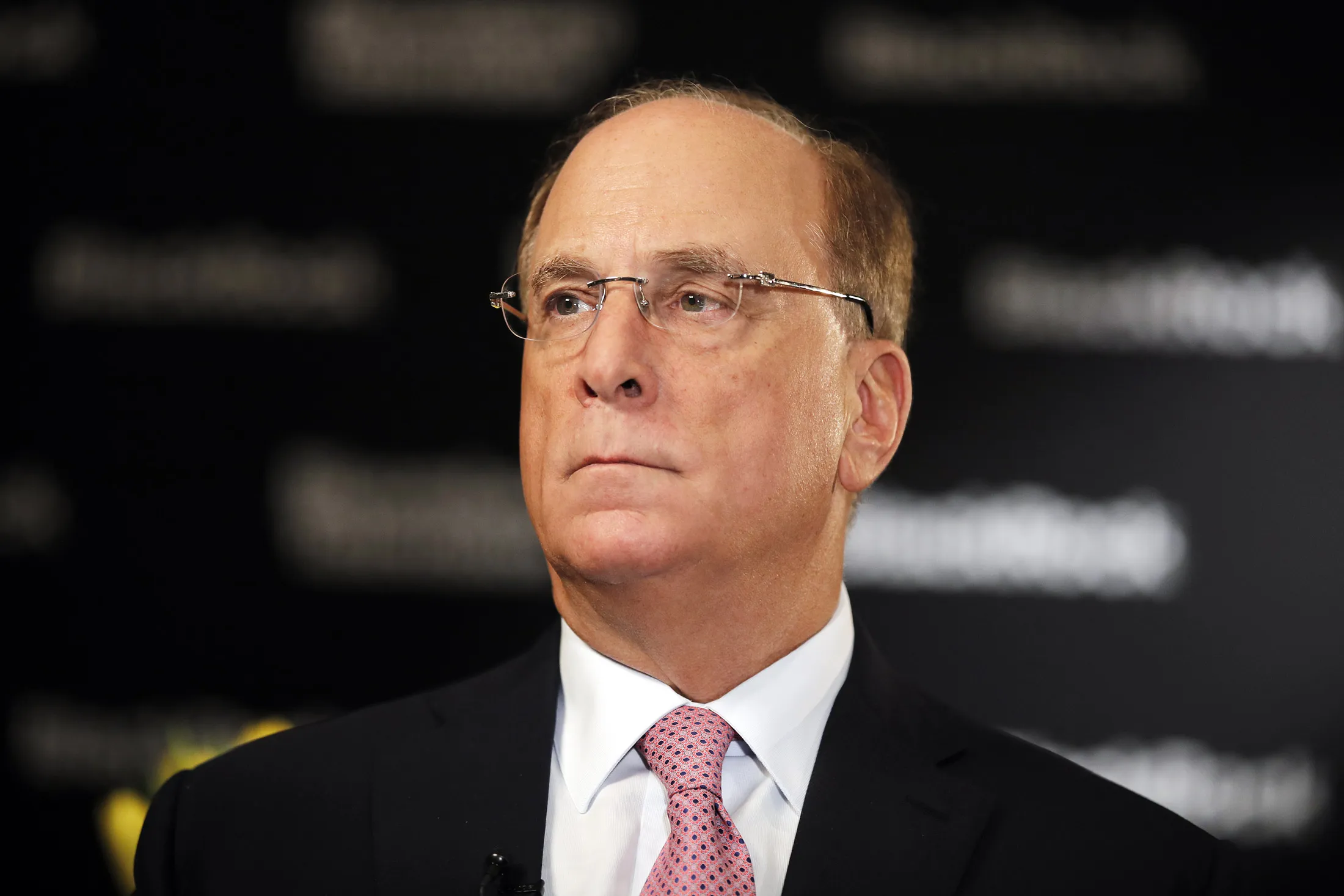BlackRock CEO Fink Told Trump U.S. Needs Infrastructure Spending - Bloomberg