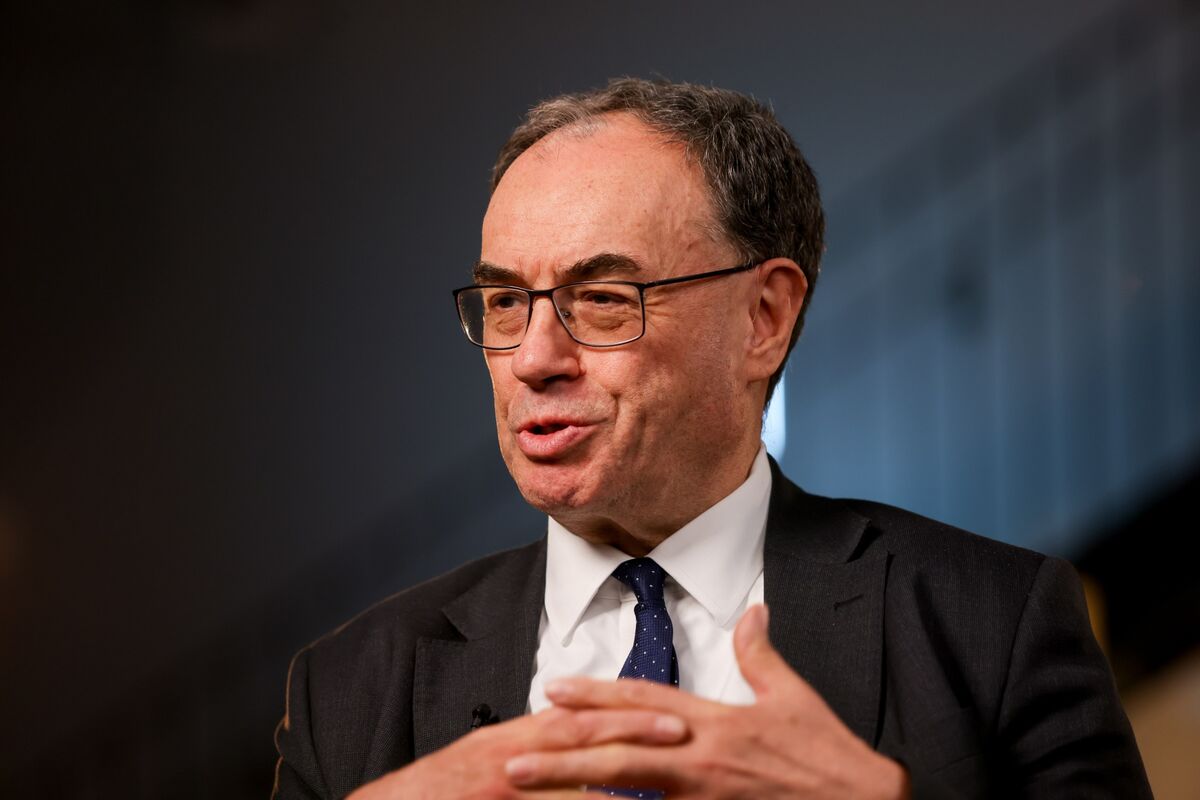 BOE’s Bailey Says Aging Society With Jobless Youth Toxic for UK