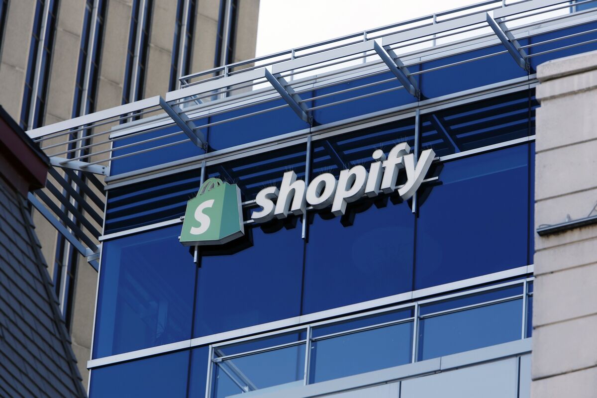 Google Announces E-Commerce Shopping Partnership with Shopify - Bloomberg