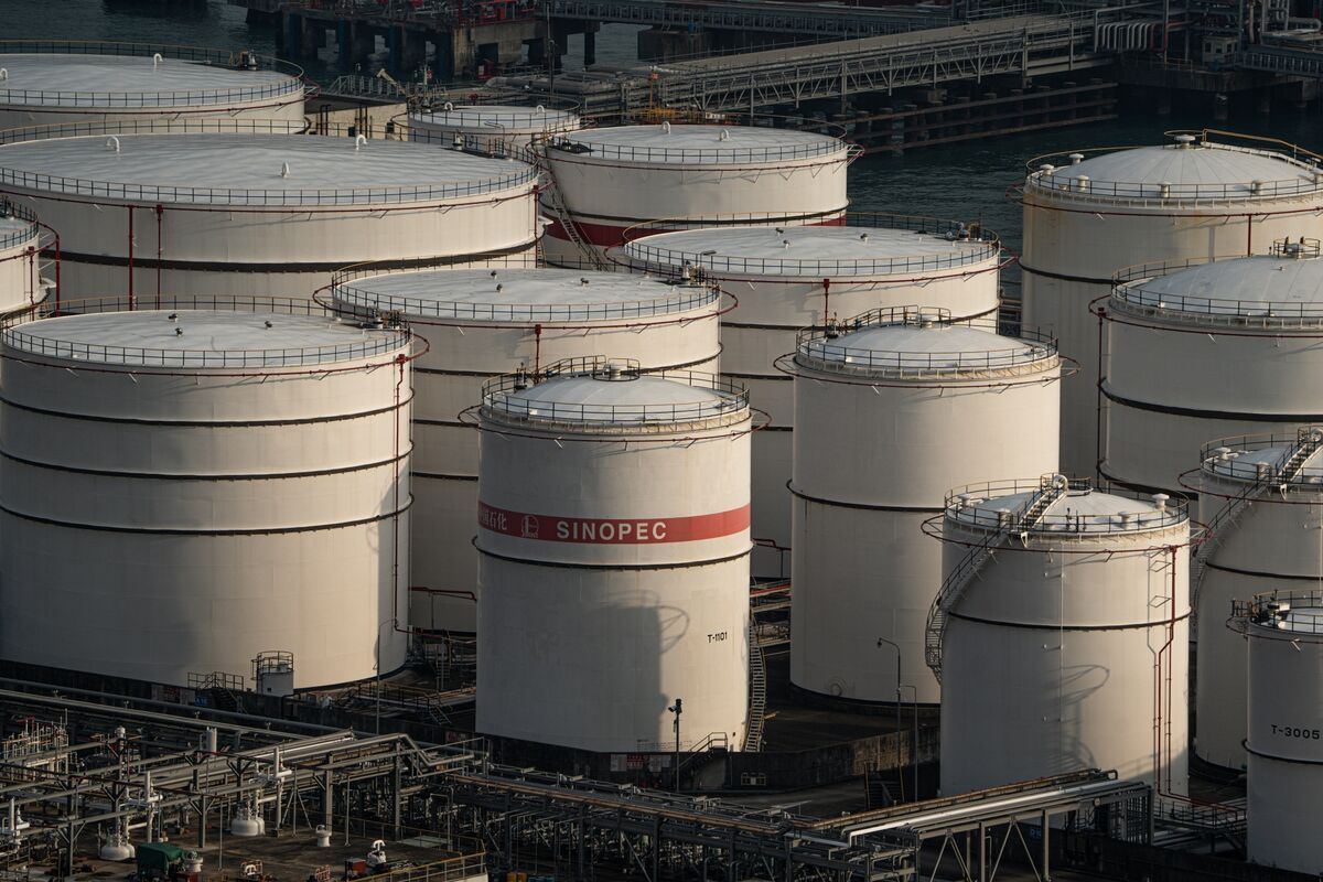 Mỹ trừng phạt kho dầu Trung Quốc, đe dọa cắt giảm sản lượng của Sinopec