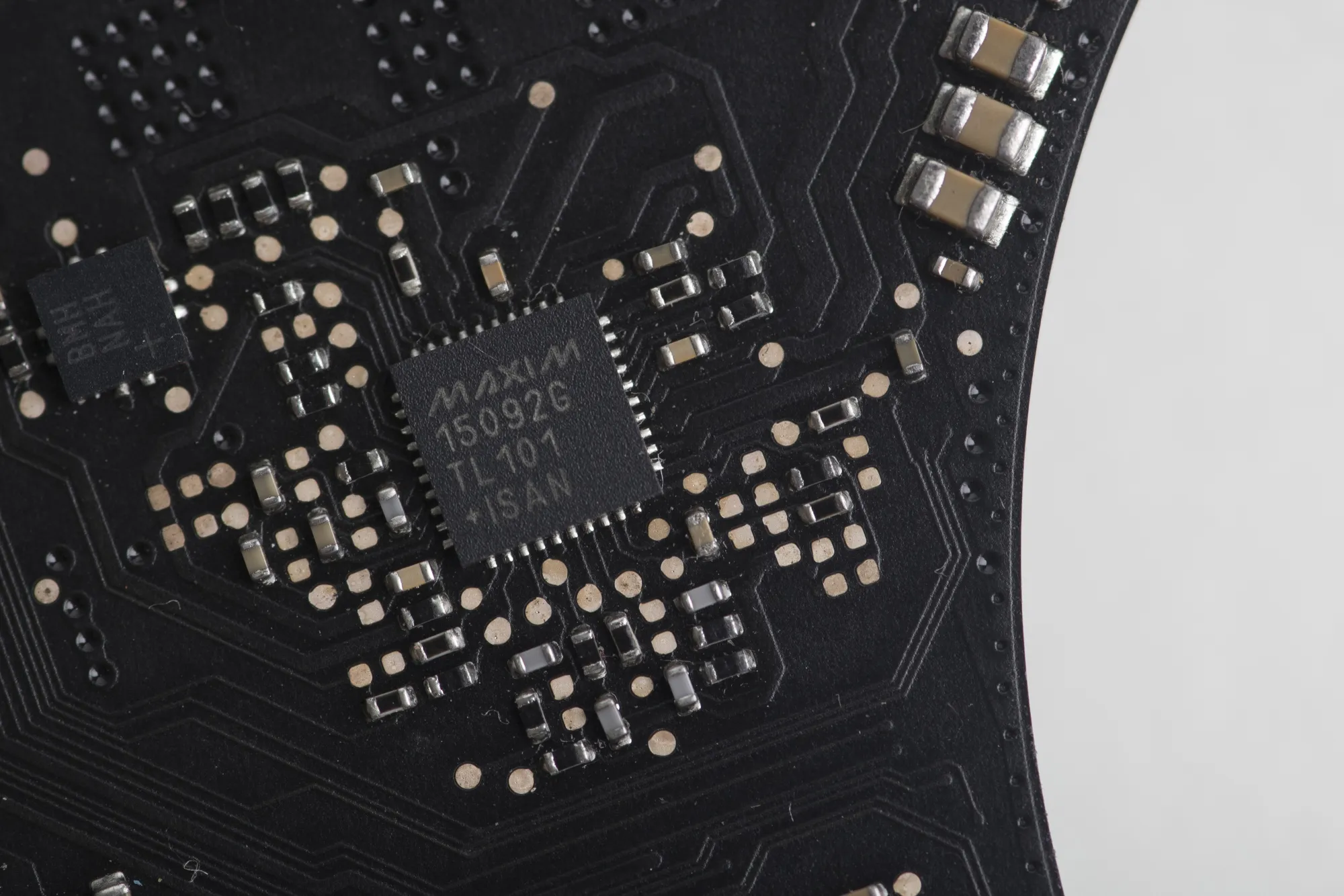 Inside a Macbook Pro Ahead of Apple Inc. Earnings