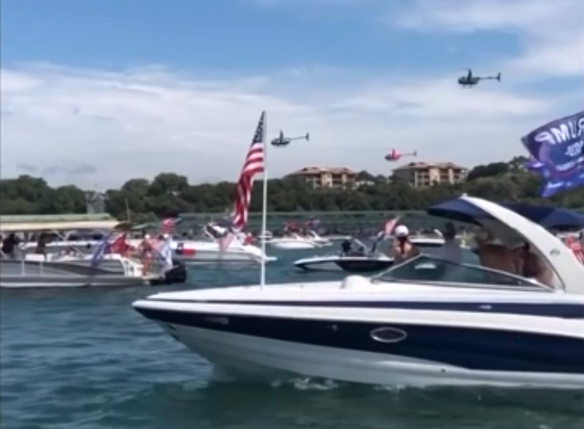 Lake Travis Parade For Trump Boats Sink What Happened On Saturday Bloomberg