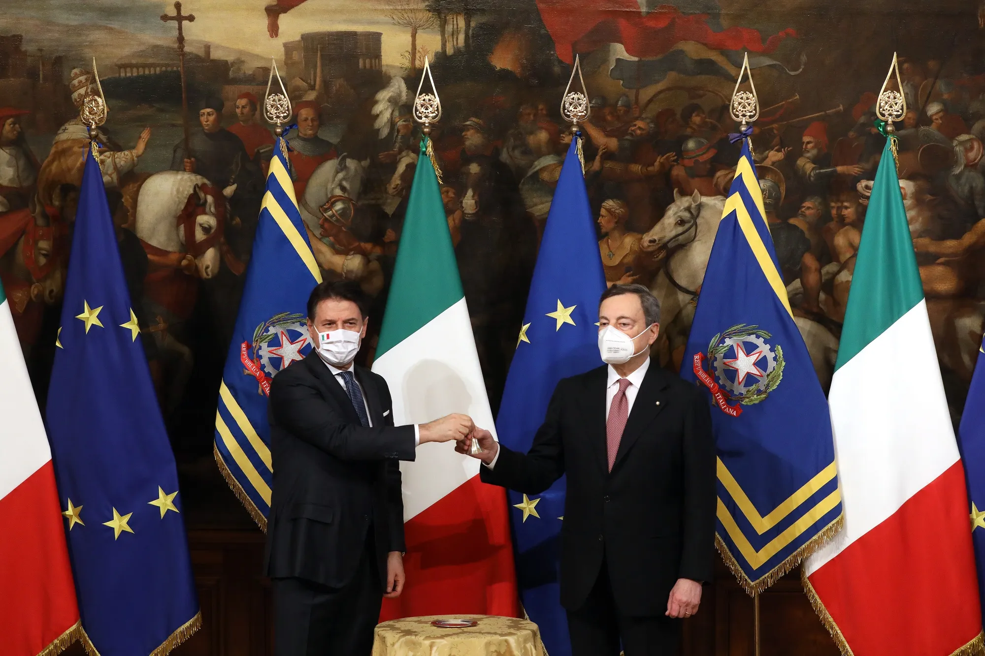 Giuseppe Conte, left, and&nbsp;Mario Draghi, during a handover ceremony in Rome, Italy, on Feb. 13, 2021.&nbsp;