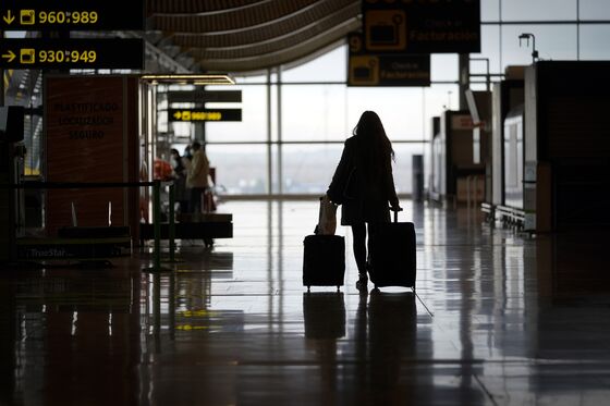 Dirt-Cheap Flights on Sale as Covid-Hit Airlines Take on Rivals