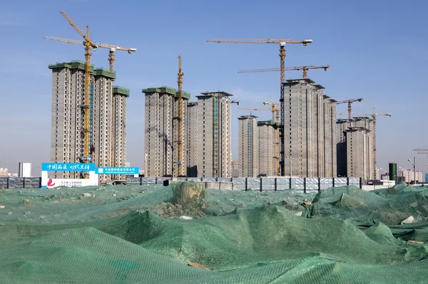 China Property Crisis Thrust Back Into Spotlight by Vanke Plunge