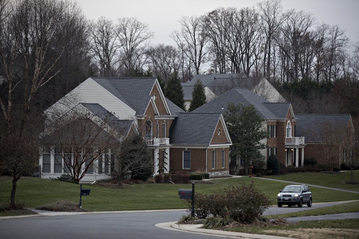 Amazon Delivers Home Price Surge Near Virginia Headquarters Site