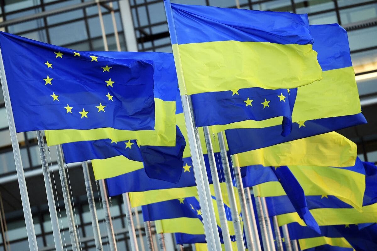 Ukraine Wins Crucial Nod on Long Path to EU Membership