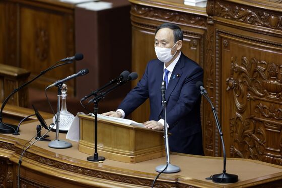 Japan Vaccine Czar Outshines Suga to Rise as Potential Successor