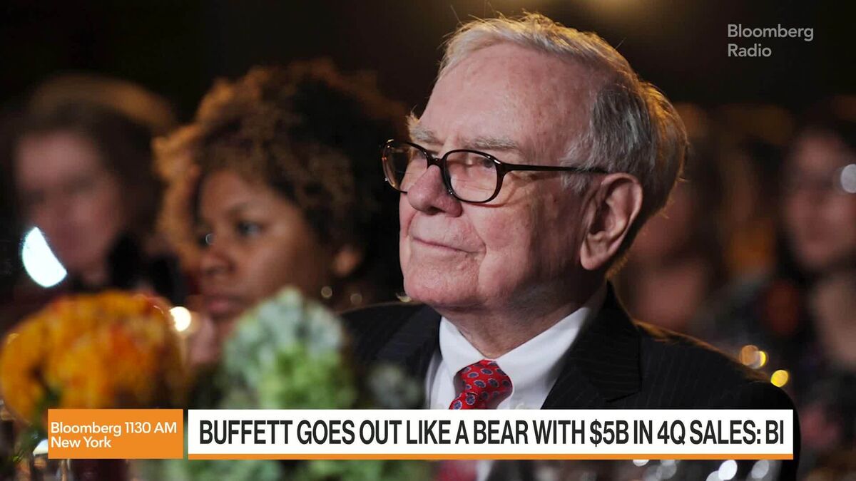 Berkshire Cuts Amazon Stake, Makes Bet on New York Times