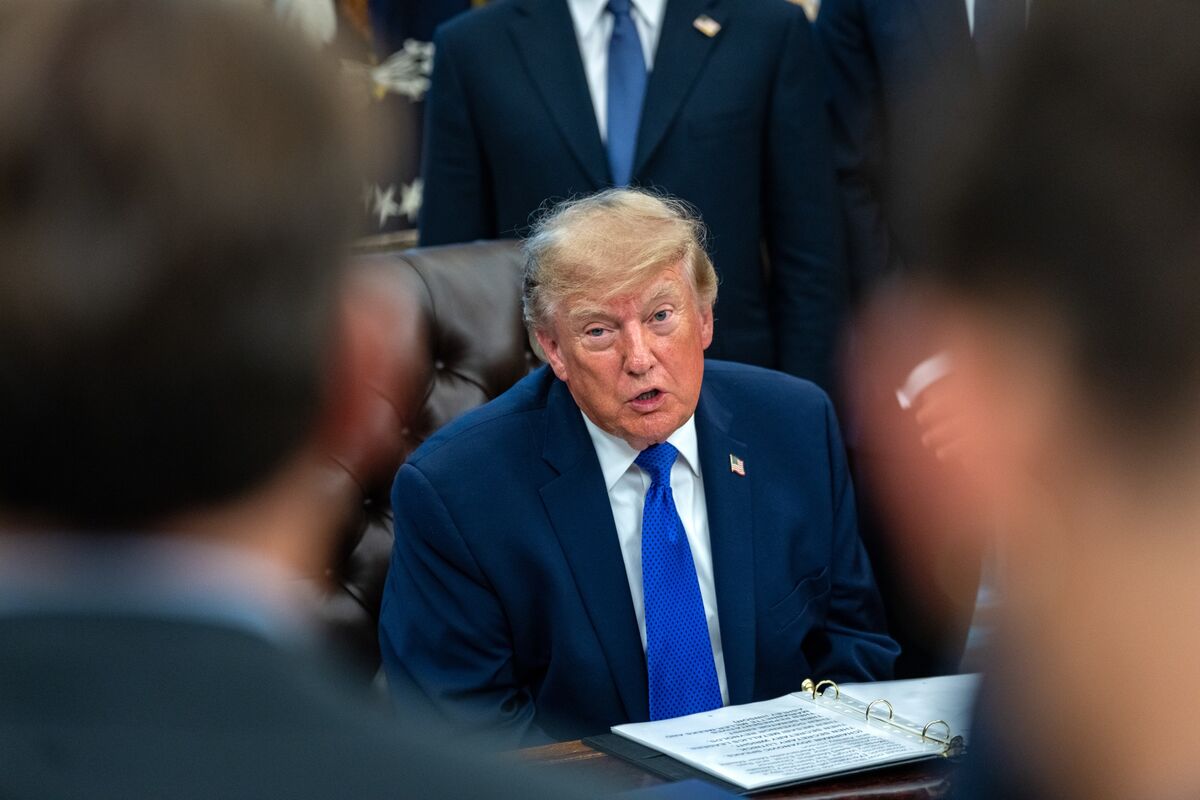 bloomberg.com - Jonathan Tamari (BGOV) - Trump Gathers With Tech Leaders and Unveils AI Tool