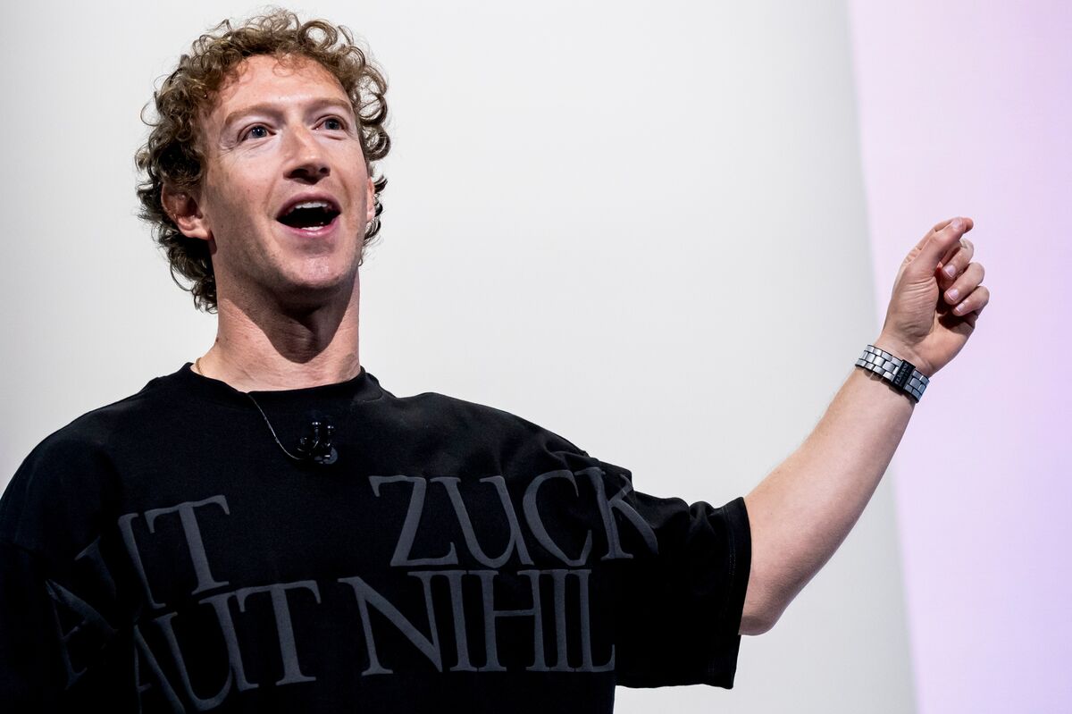 Zuckerberg Debuts Meta ‘Superintelligence’ Group, More Hires