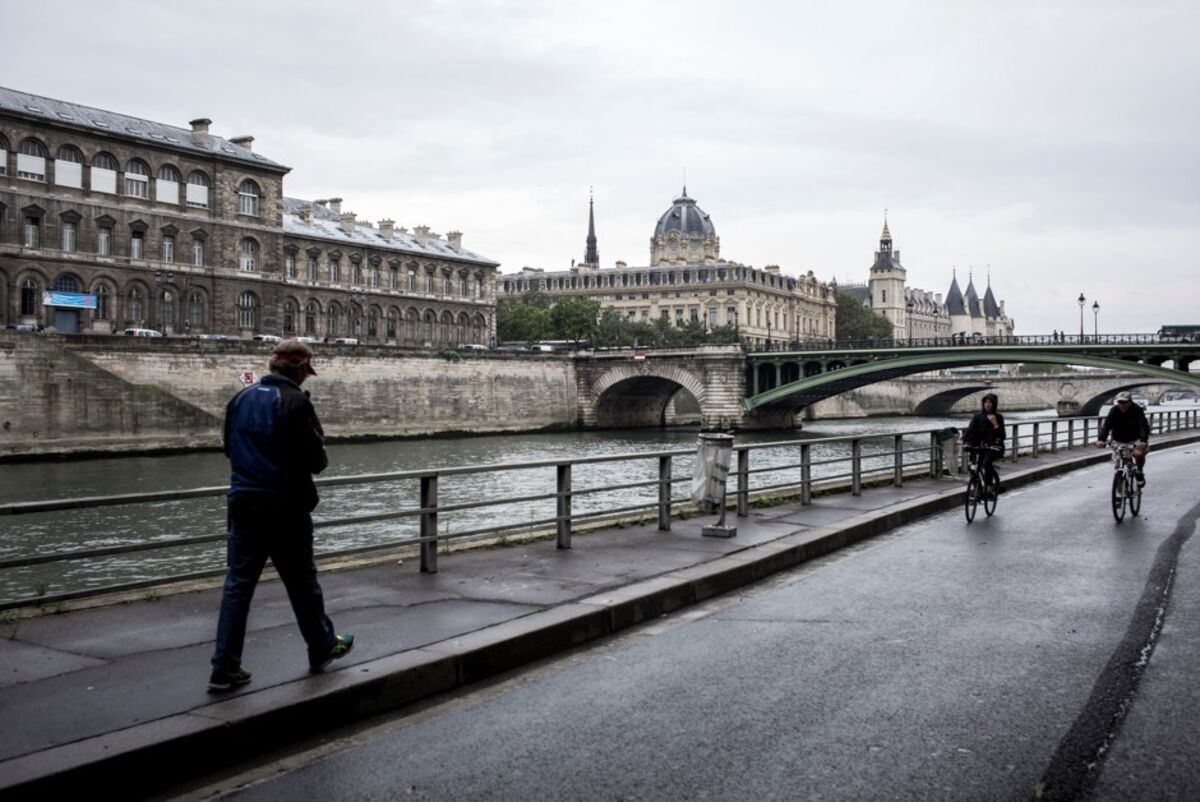 Paris Municipal Election Hinges on Big Ambitions - Bloomberg