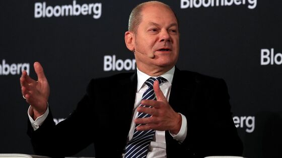 Scholz Says No Need for German Stimulus After Dodging Recession