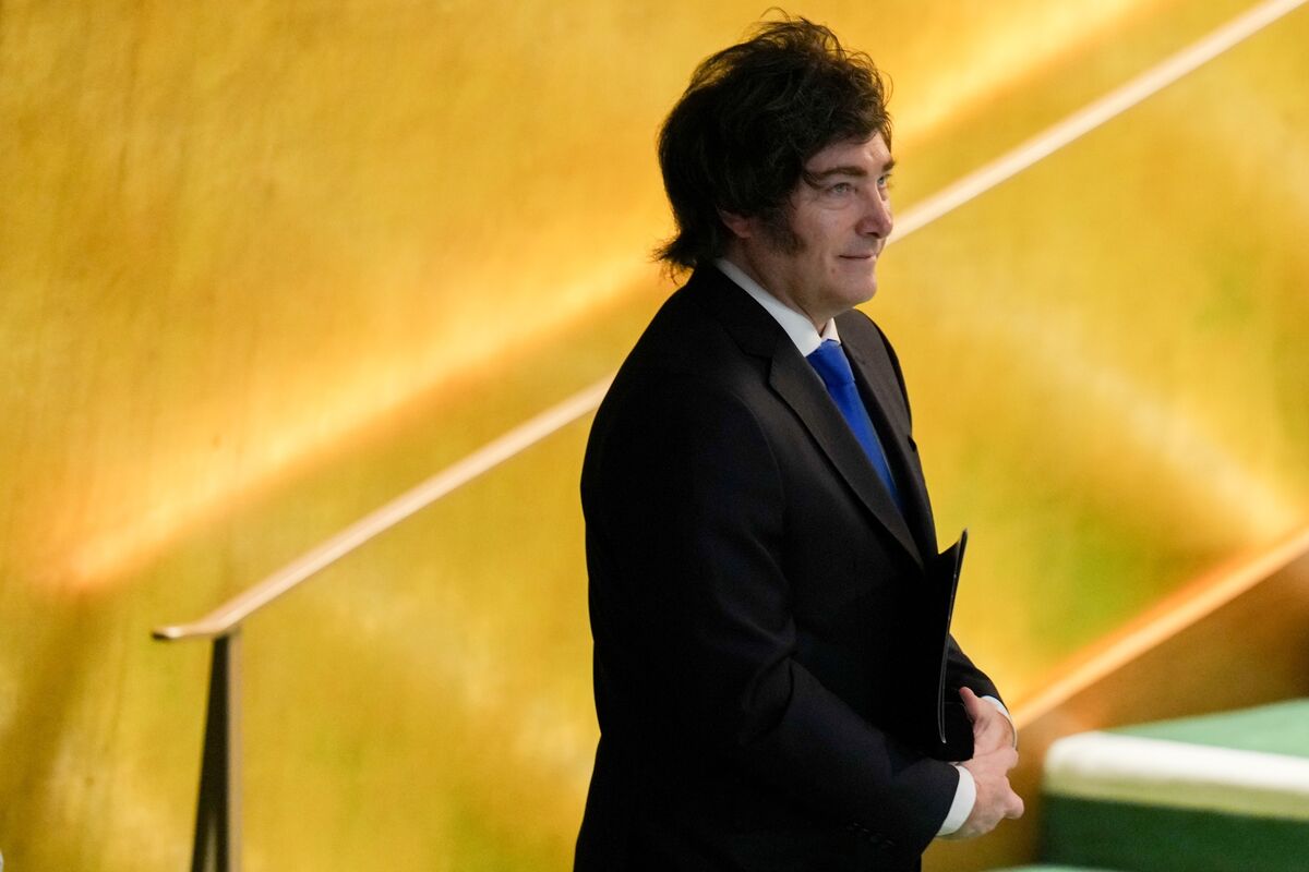 ⚫️ BLOOMBERG: Il Tesoro argentino esaurisce i depositi in dollari per sostenere il peso: solo 1 miliardo rimasto