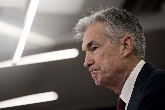 Powell Enters Era of Rate-Hike Caution as Growth Headwinds Mount