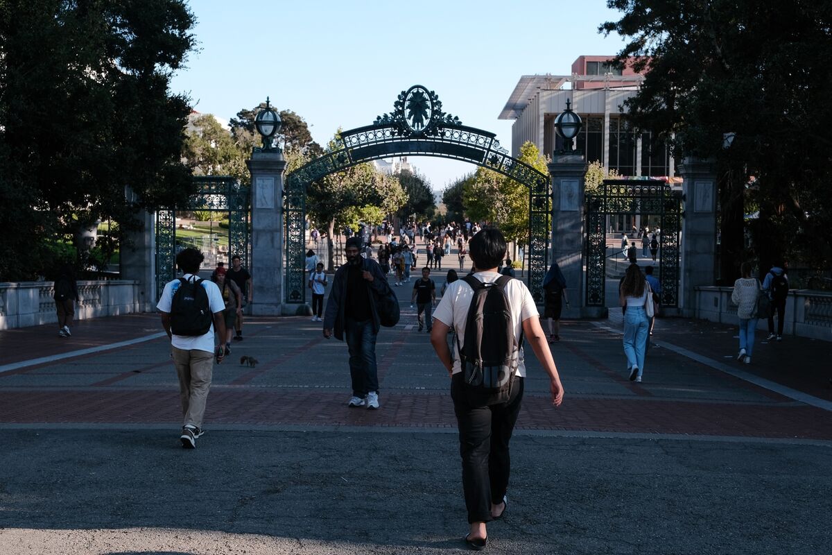 ⚫️ BLOOMBERG: L'Università della California vende obbligazioni municipali per 2,2 miliardi di dollari dopo il contenzioso sui fondi federali.