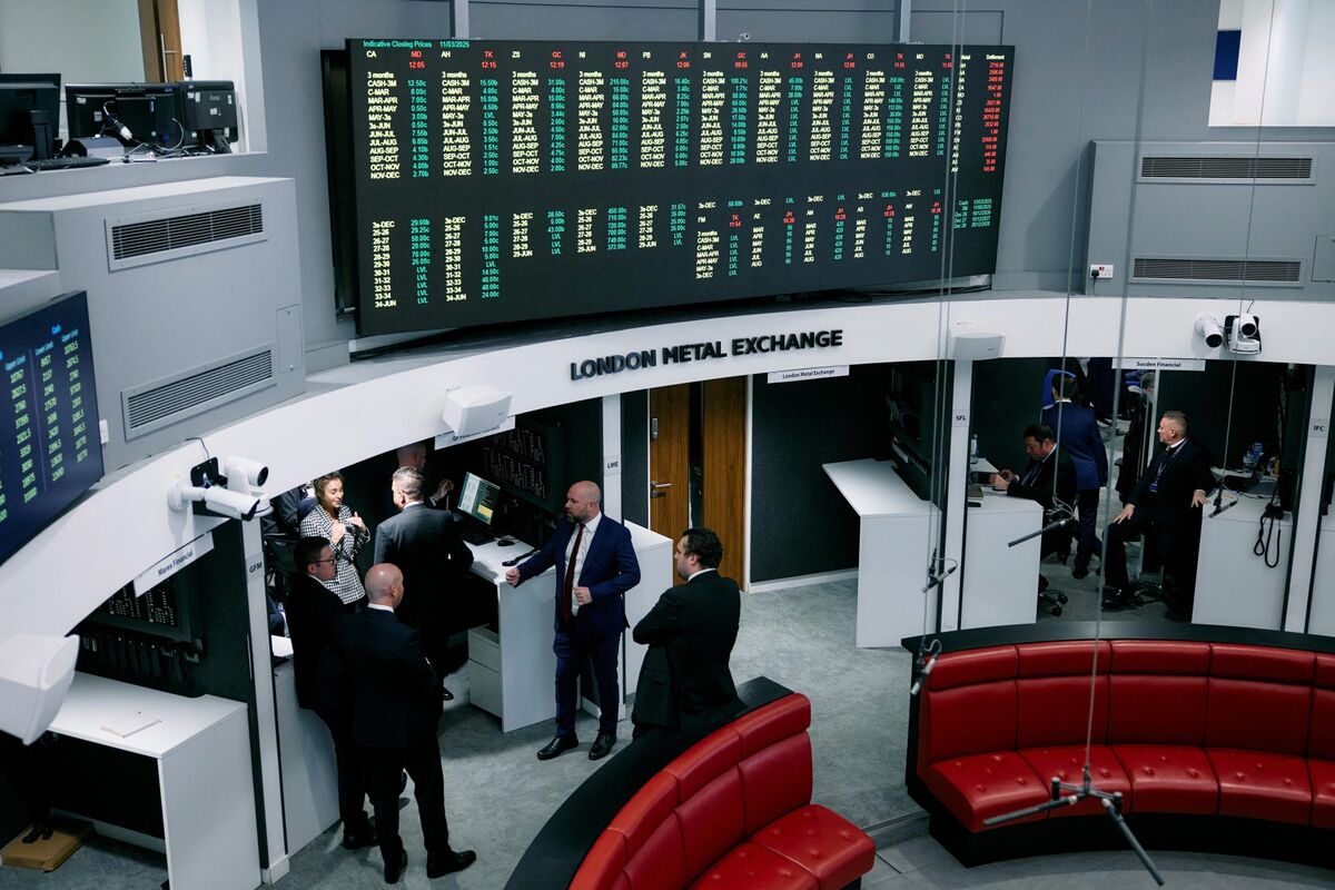 🟪"La London Metal Exchange valuta limiti sulle grandi posizioni per stabilizzare i mercati"