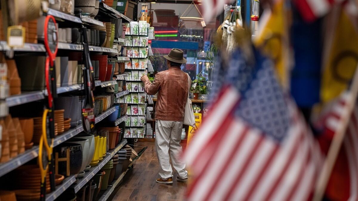 US Retail Sales Rise by Less Than Forecast After January Drop - Bloomberg