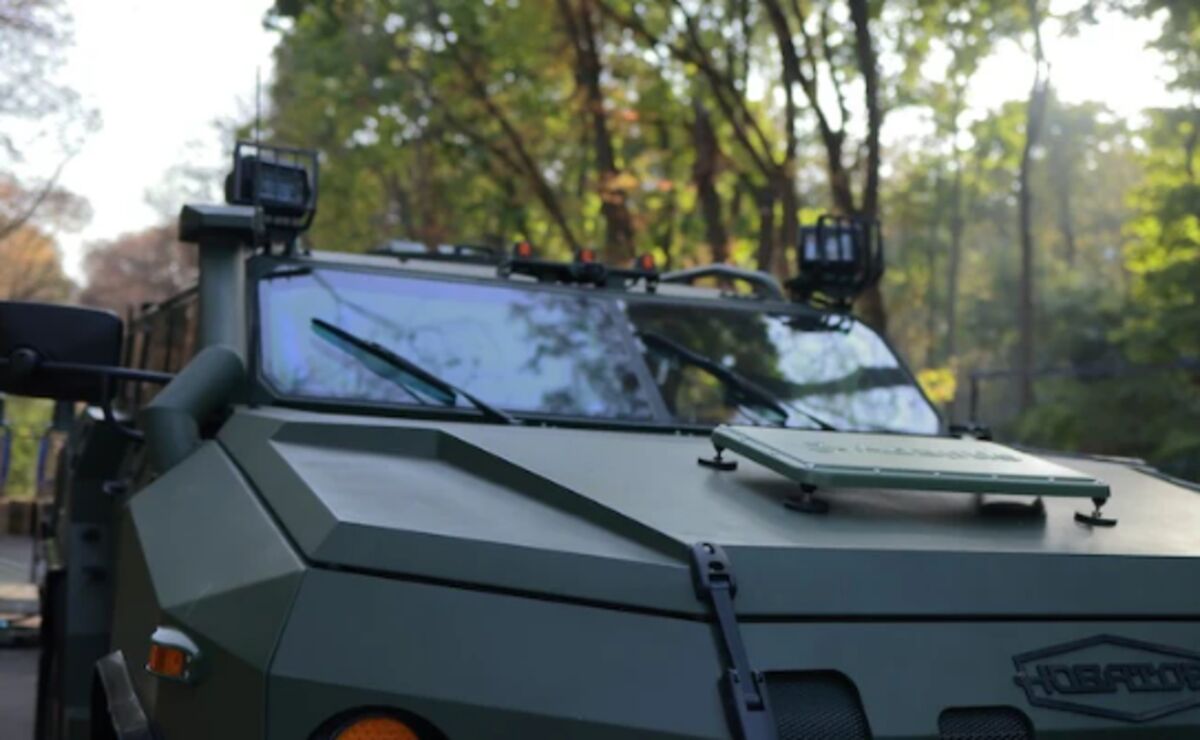 Ukrainian Innovator Transforms Starlink into a Battlefield Game-Changer with Mobile Tech
