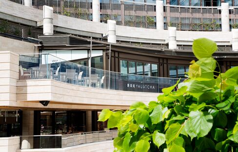 Yauatcha City occupies a site overlooking Broadgate Circle, home to 11 restaurants in the City of London financial district.