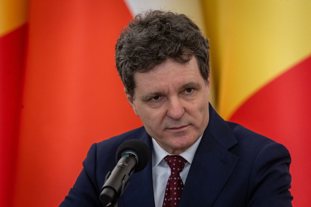Romanian President Set to Nominate Adviser Tomac for Premiership