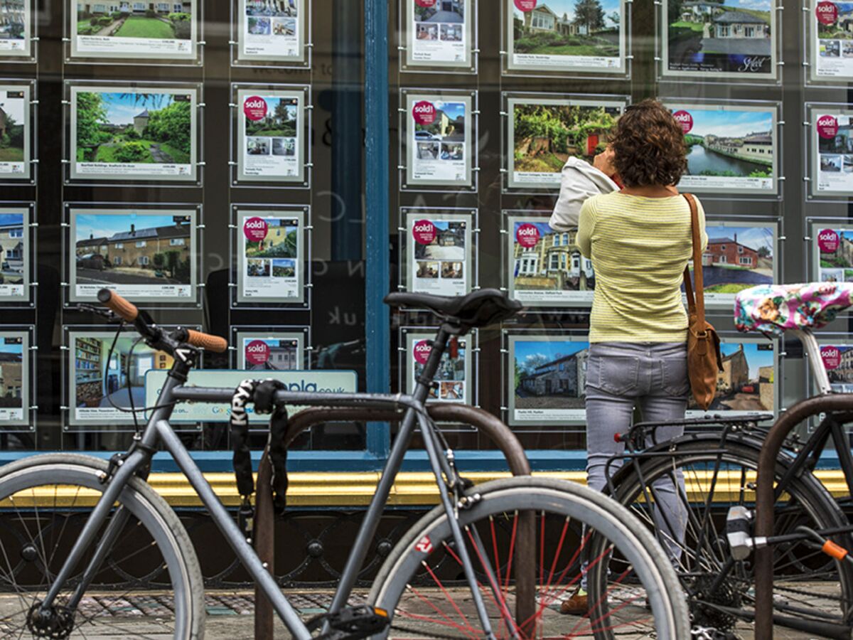 bloomberg.com - Chris Bryant - Britain Wants to Juice the Housing Market, Again