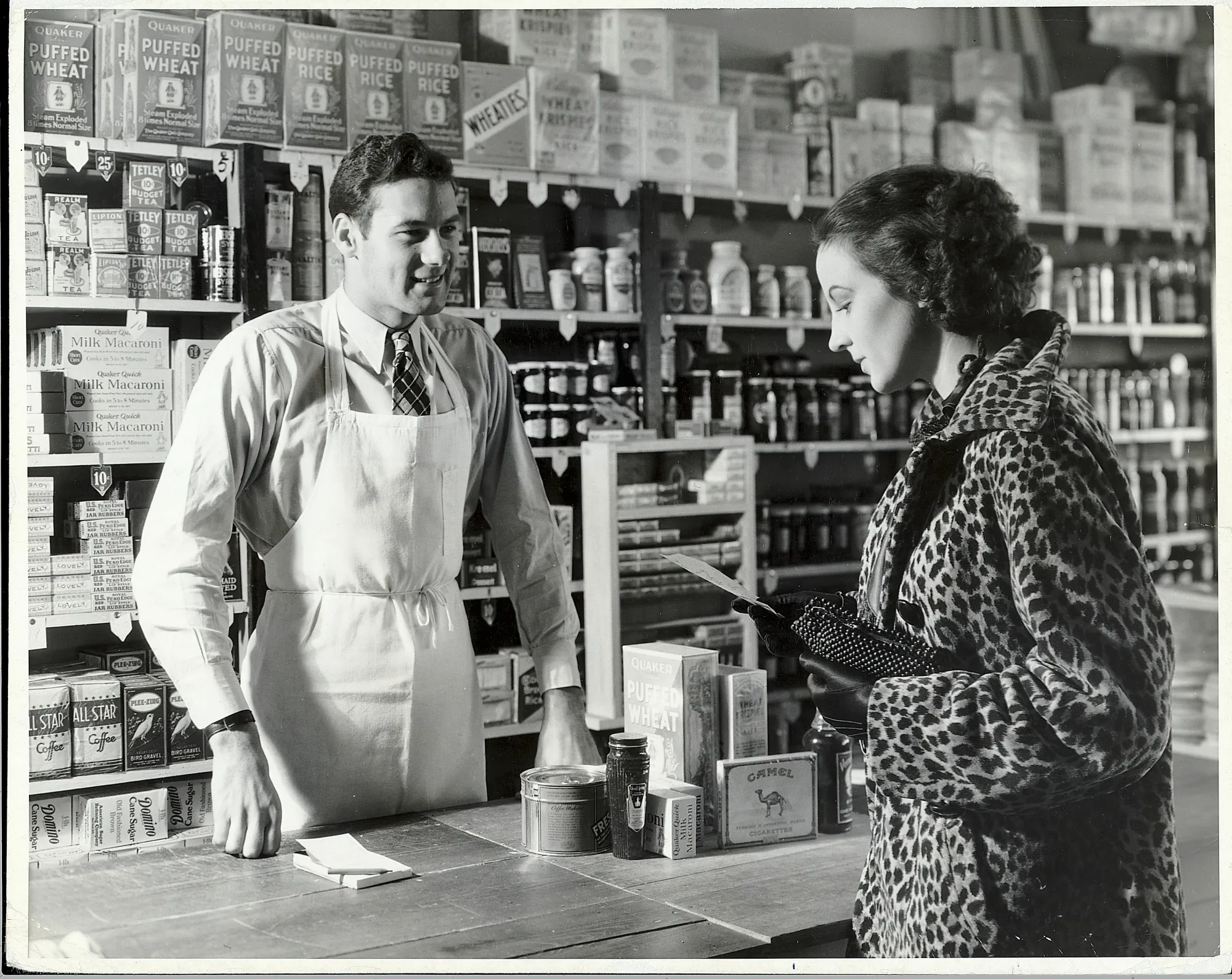 The Great Depression overwhelmed smaller retailers but not larger&nbsp;ones.