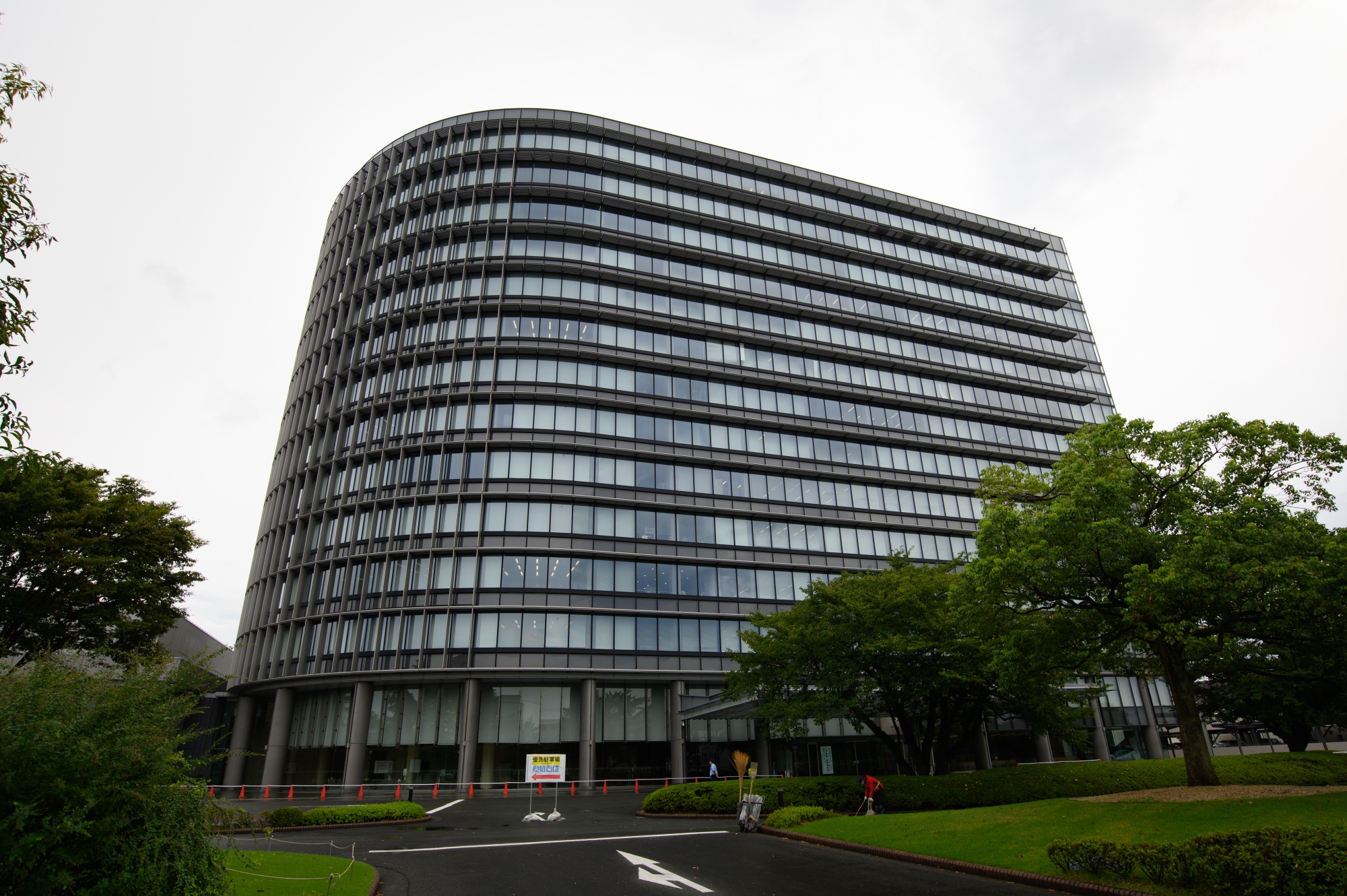 日鉄、トヨタと中国・宝山に400億円賠償請求－電磁鋼板特許侵害 