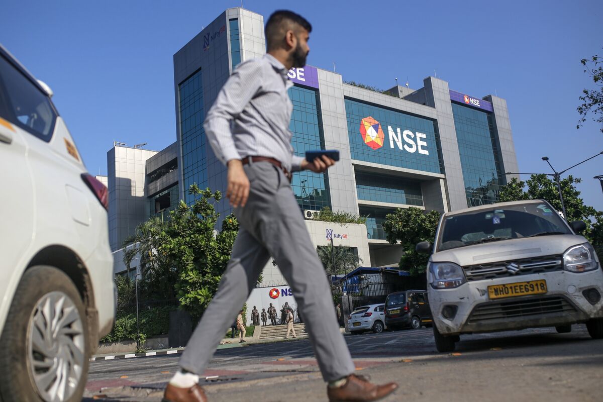 BofA Sees Foreign Exodus from Indian Stocks Extending Into 2027