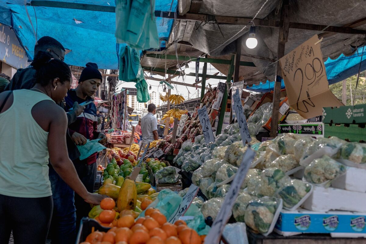 Brazil’s Inflation Rate Eases More Than All Estimates - Bloomberg