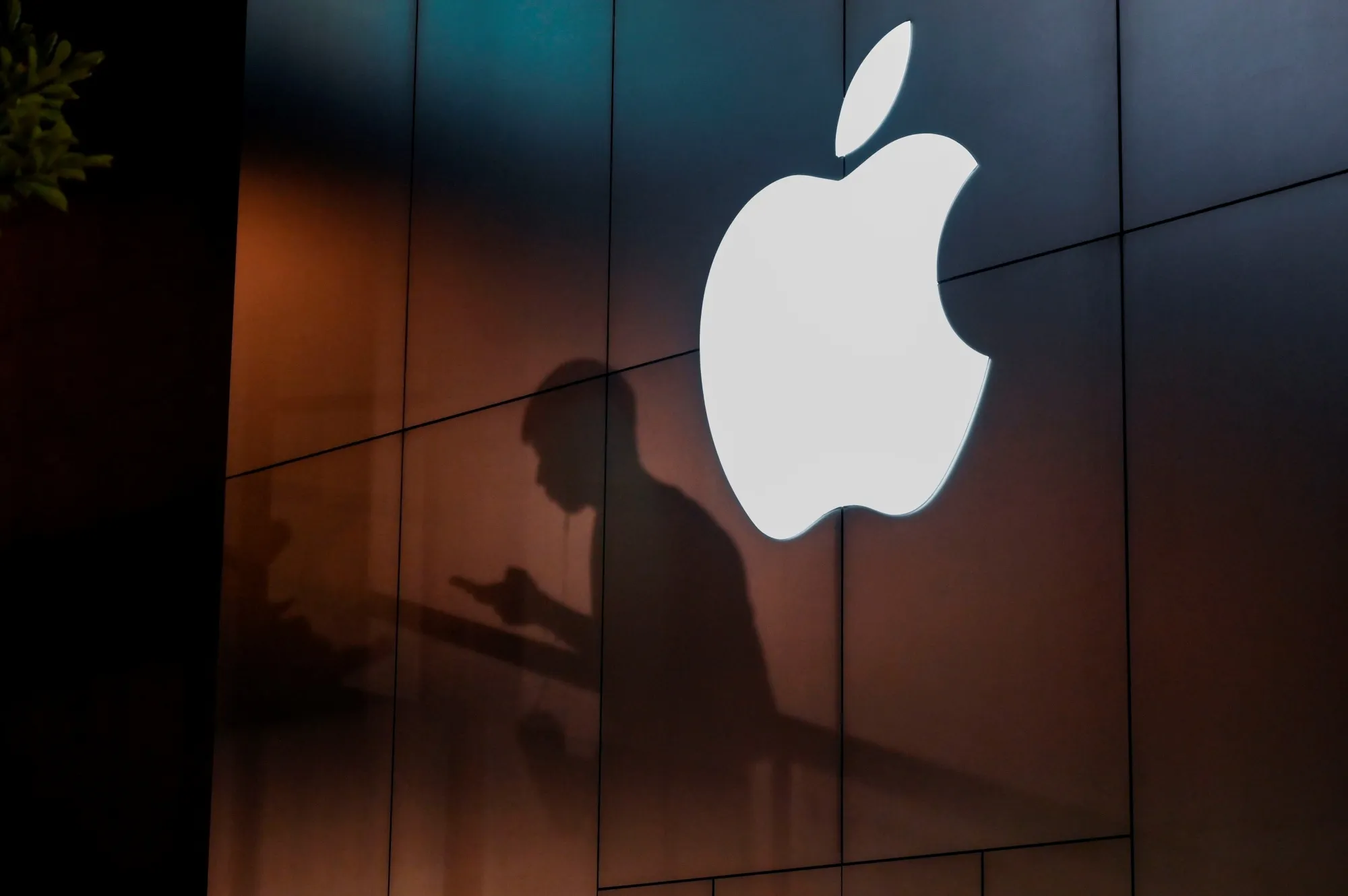 Apple puts the entire FTSE-100 in the shade.