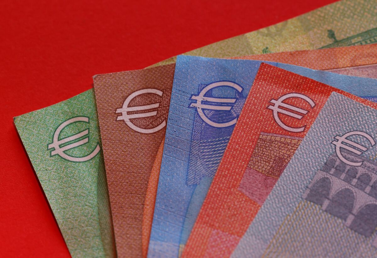 EU Finance Chiefs to Discuss Lifting Use of Euro in Transactions