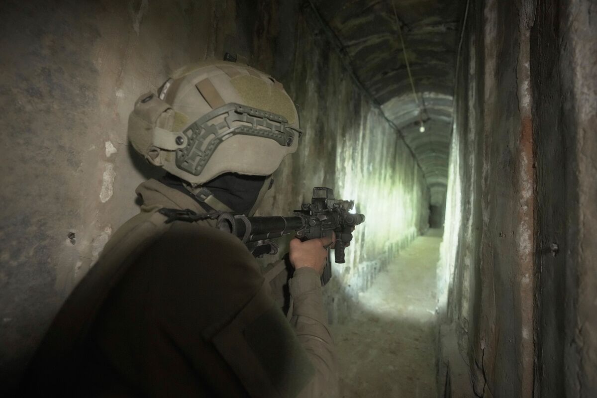 Israeli Warning on Hamas Tunnels Means Months of Destruction