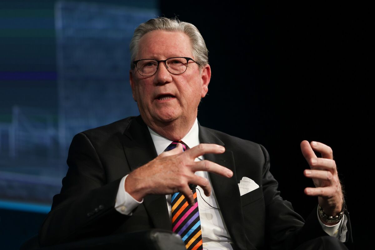 Fed's Schmid Says Tighter Policy Needed to Reduce Inflation