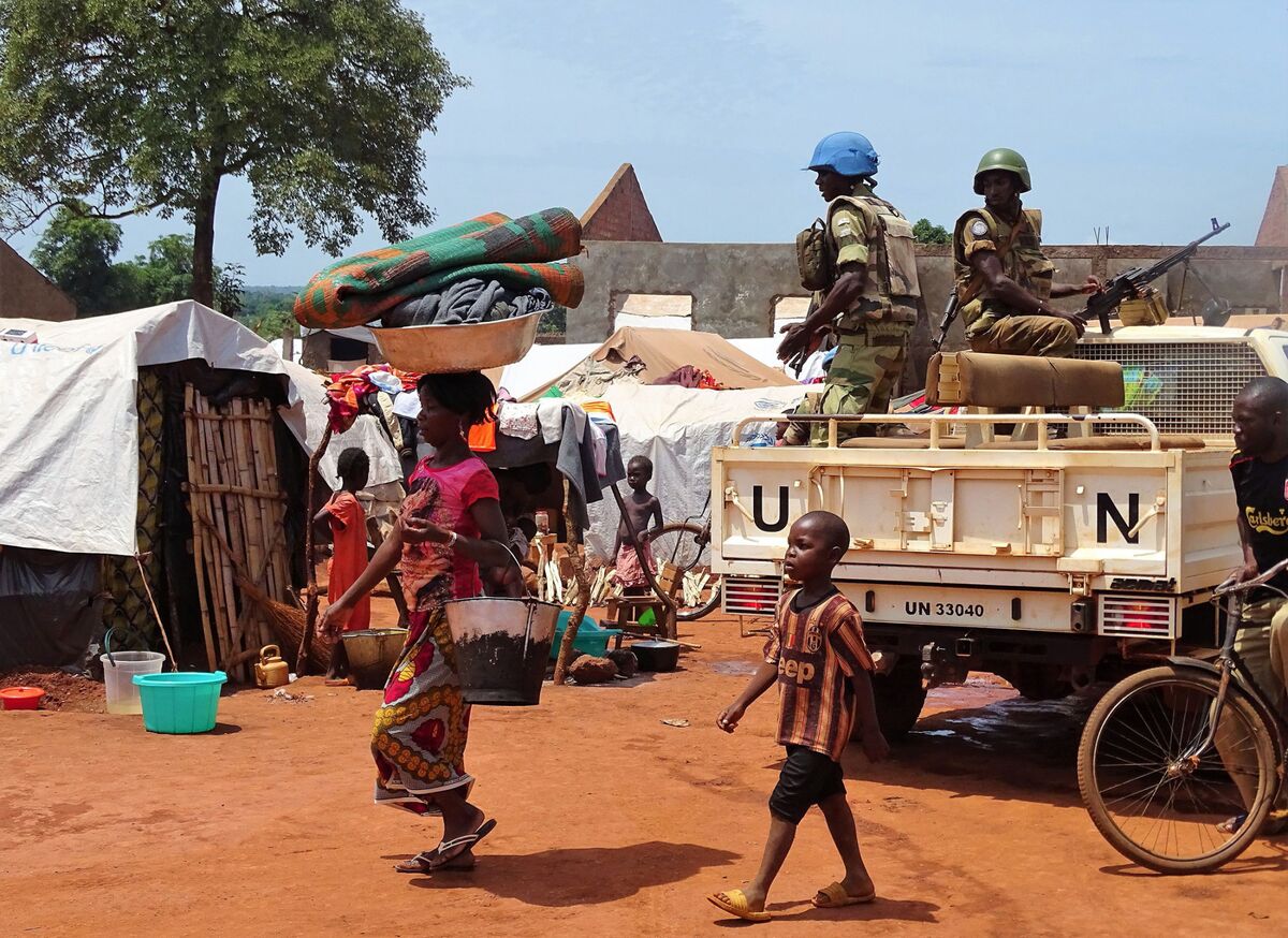 1200px x 874px - Diamonds Bring New Life to War-Torn Central African Republic - Bloomberg