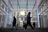 Apple Will Add 20,000 US Jobs Amid Threat From Trump Tariffs
