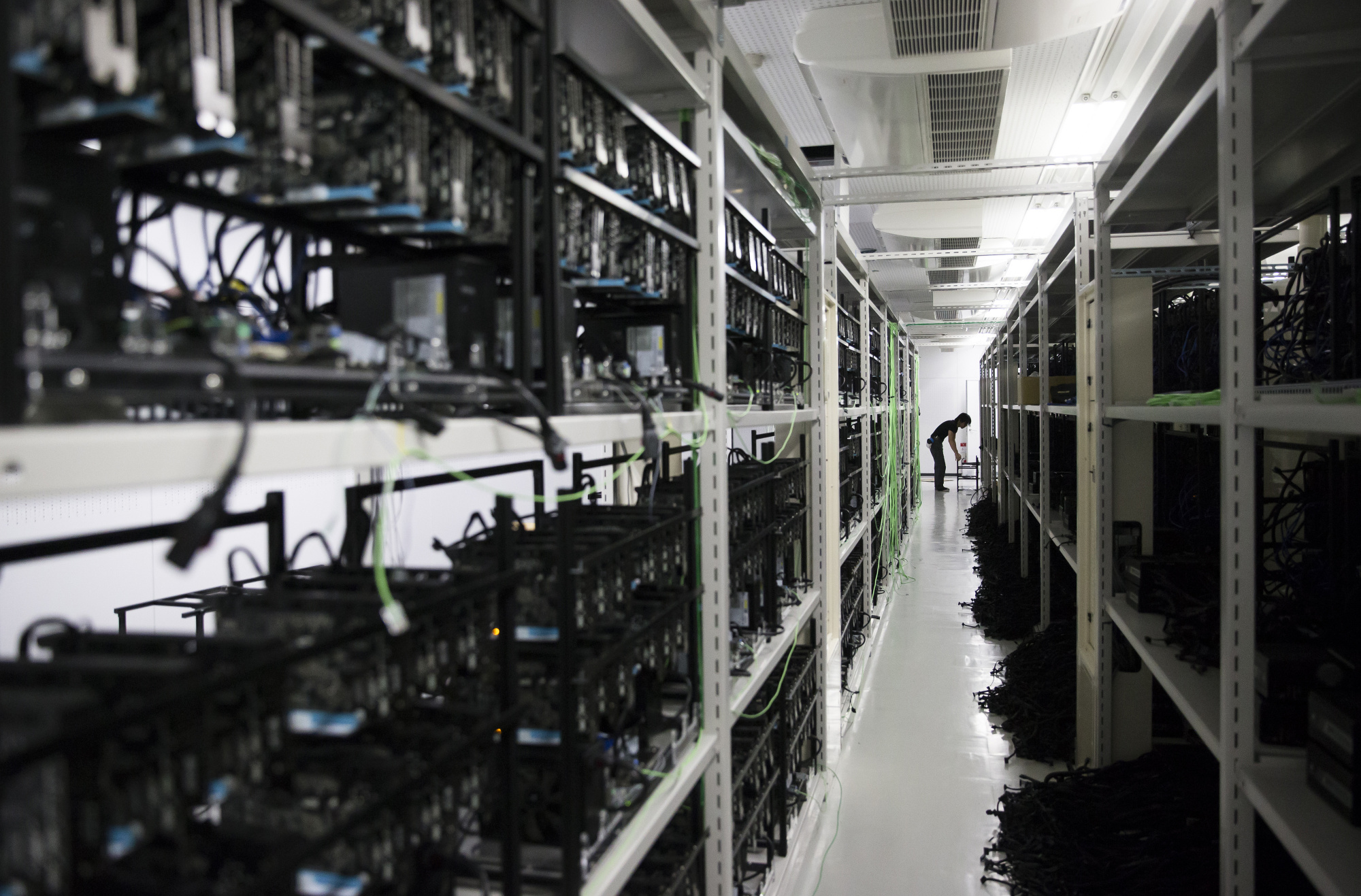 Inside The DMM Mining Farm As Japan Unveils Guidelines For Allowing Initial Coin Offerings