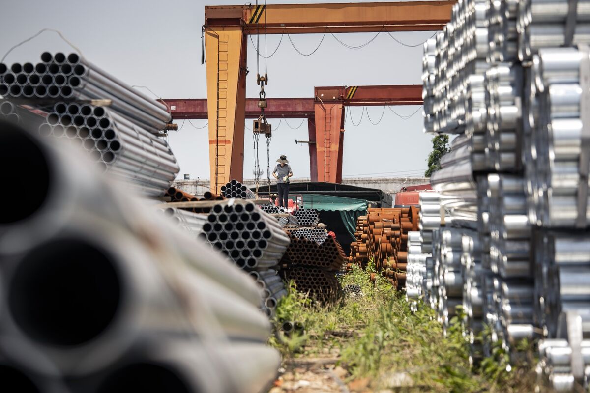 China’s Steel Industry Sounds the Alarm Over Crisis Conditions