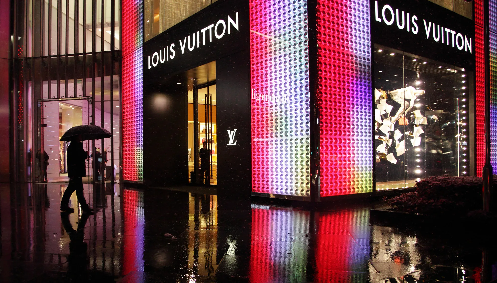 LVMH Shows That China's Luxury Shoppers Aren't Finished Yet (1)