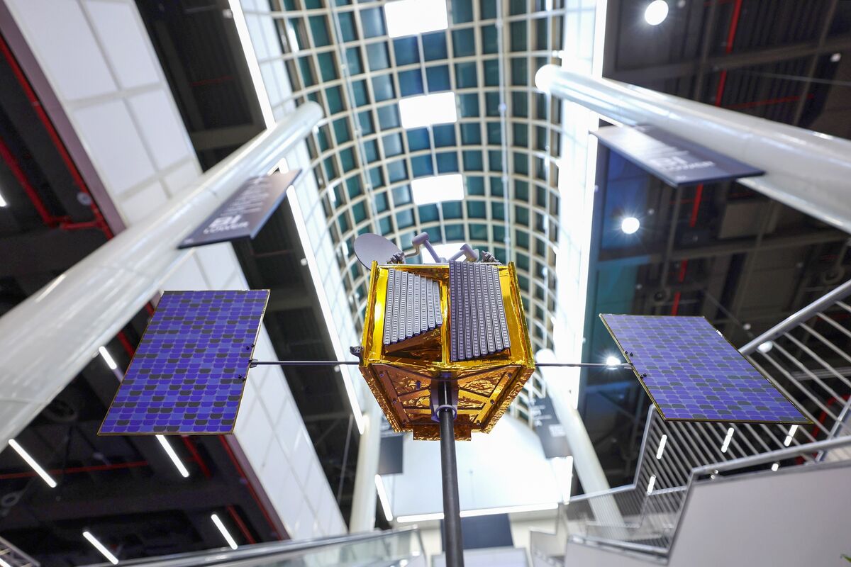 Finance: Eutelsat shares rise following a surge in satellite stocks prompted by the announcement of SpaceX's initial public offering.