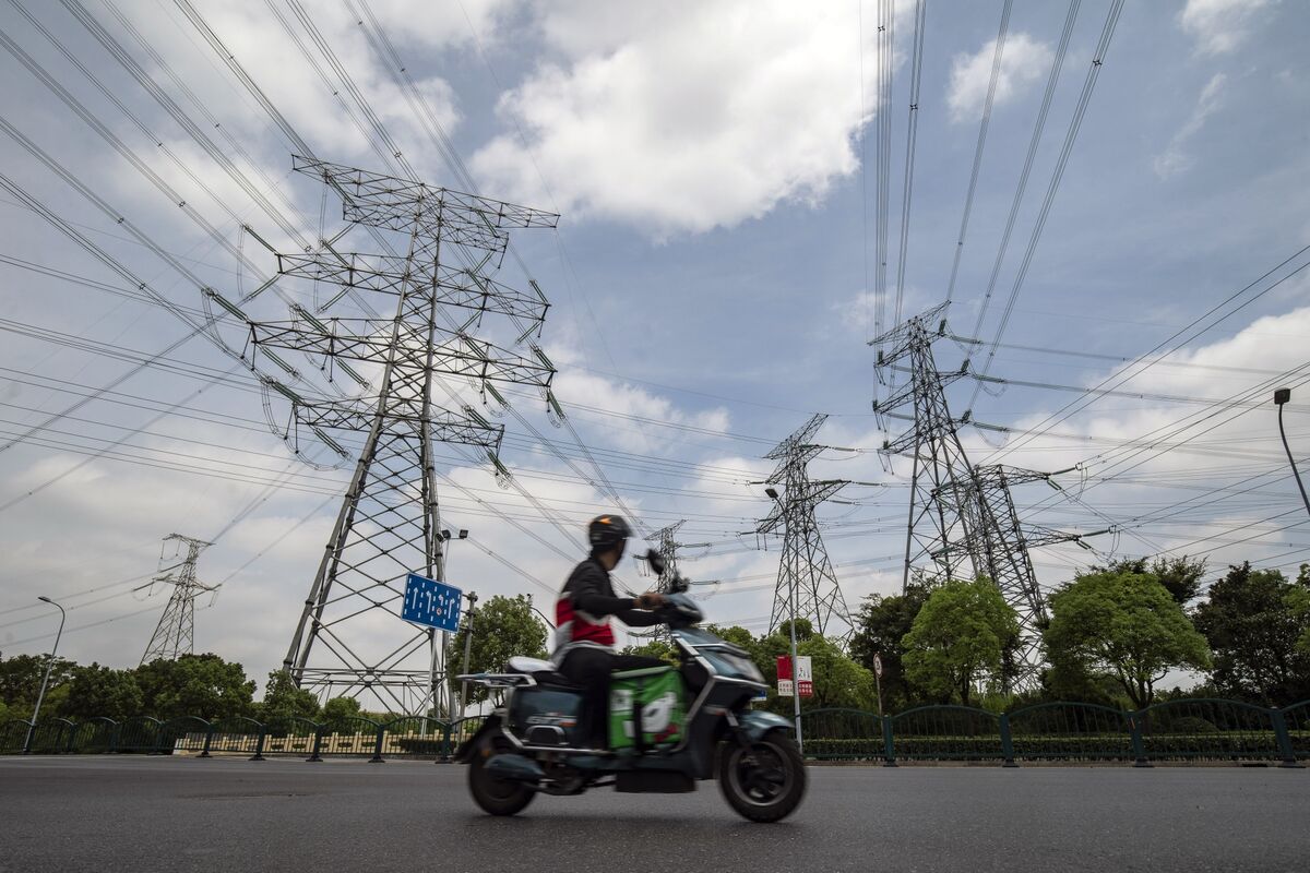 中国の送電網投資、過去最高を更新－政府がボトルネック解消に動く - Bloomberg