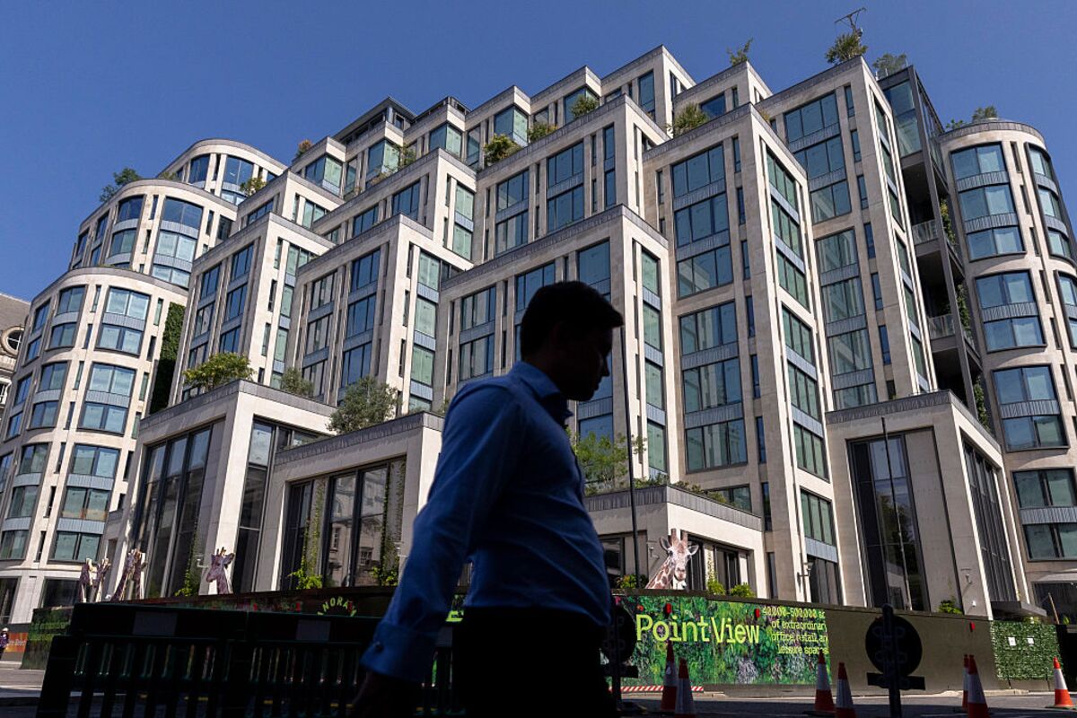 Good Luck Making Money From London’s Office Revival