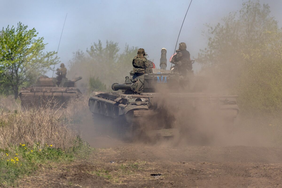 Ukraine Strategy Targets Russian Army’s Lifelines in Kherson - Bloomberg